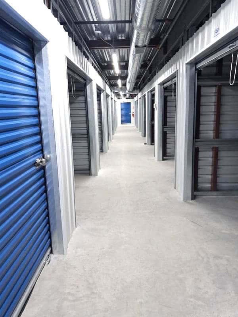 Corridoio interno climatizzato e sorvegliato di Forte Storage a Udine
