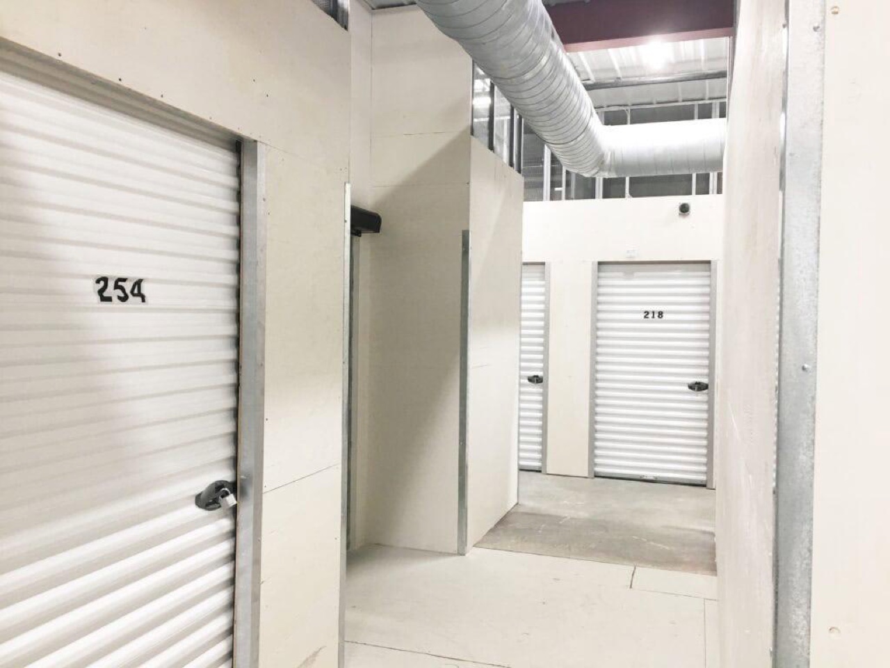 Interno di Forte Storage a Udine: box puliti e climatizzati